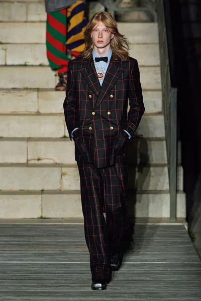 Look 85